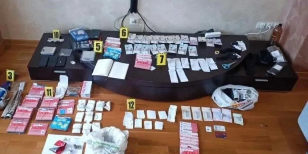 Троє наркоторговців із Волині отримали по 8 років за масштабний збут метадону через поштові посилки