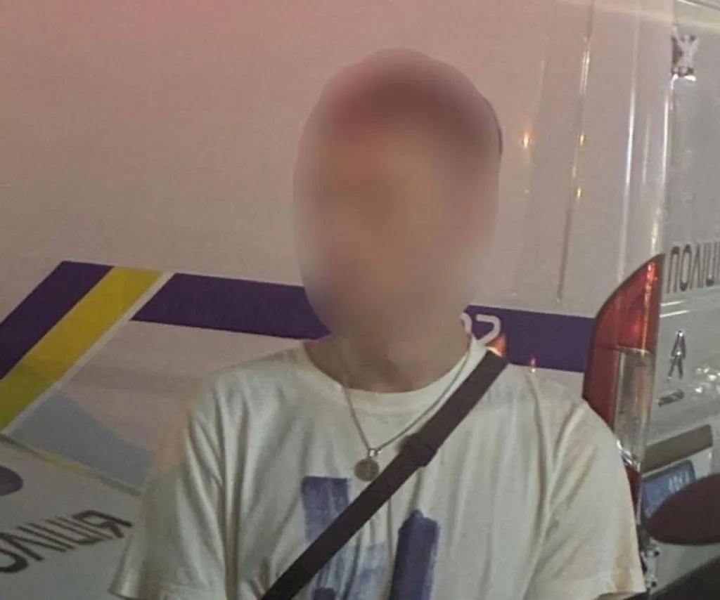 У Львові чоловік відкрив стрілянину з пневматичного пістолета: його затримали перехожі