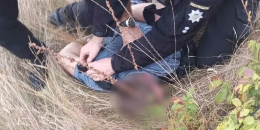 На Вінниччині знайшли мертвими двох школярів з ножовими пораненнями