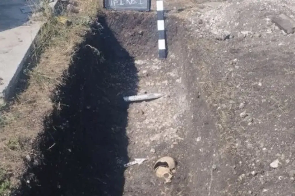 На Бакоті археологи відкрили давньоруське поховання та трипільську кераміку