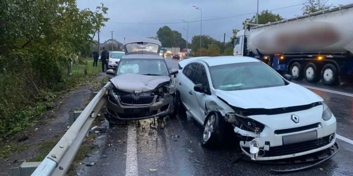 На Вінниччині внаслідок зіткнення двох авто госпіталізували одного з водіїв