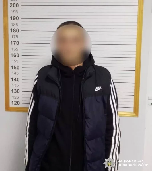 У Вінниці затримали чоловіка, який викрав сумку у 13-річної дівчинки