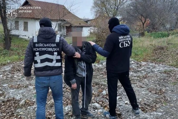 На Хмельниччині юнака підозрюють у держзраді через відеозйомку авіації