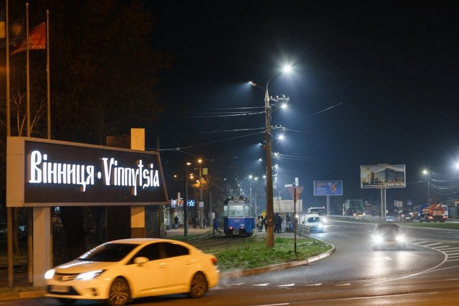У Вінниці вулиці частково згасають: місто переходить на режим економії світла