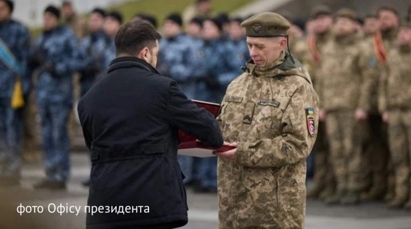 Медик, який не залишив позицій 471 день, отримав звання Героя України