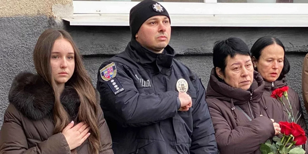 Пам’ять, викарбувана на стіні школи: у Могилеві-Подільському вшанували полеглого воїна