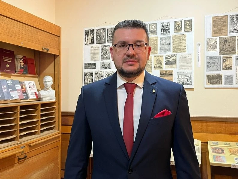 Книги з еміграції повернулися додому: у Тернополі відкрили унікальні фонди з Канади