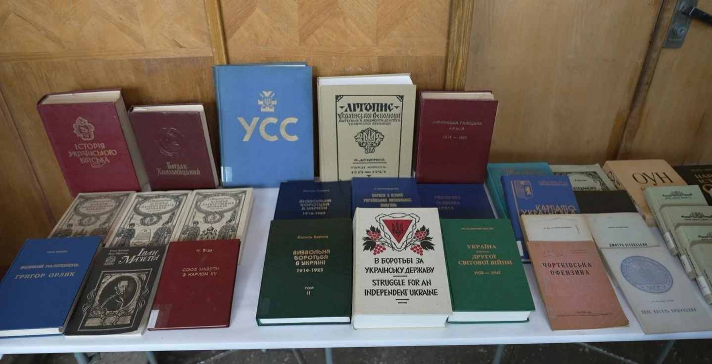 Книги з еміграції повернулися додому: у Тернополі відкрили унікальні фонди з Канади