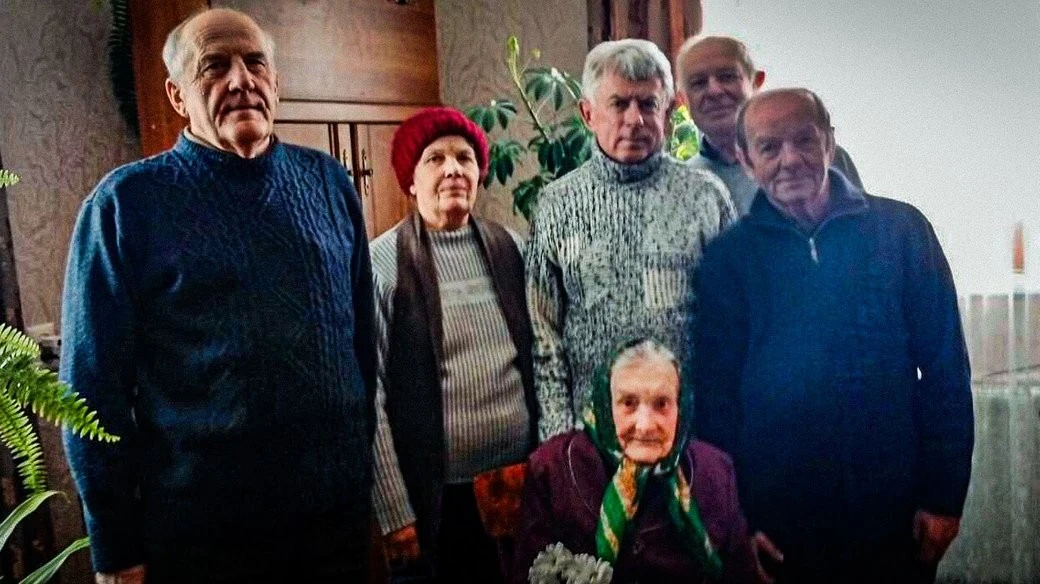 Ювілей у родинному колі: волинянка зустріла 95-річчя серед дітей, онуків і правнуків