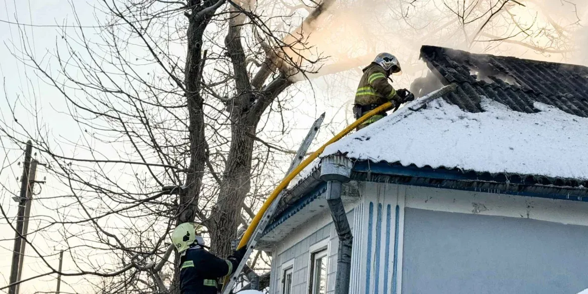 Опіки та десятки загорянь: на Вінниччині рятувальники мали напружену добу