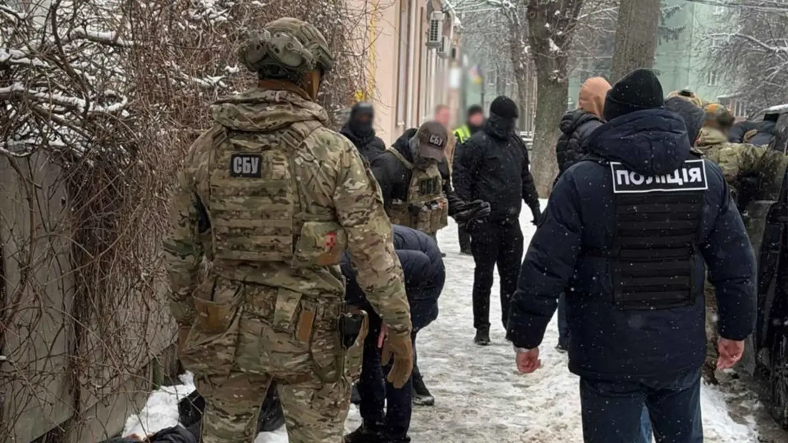 Силове «прикриття» за долари: у Вінниці викрили групу, що зривала мобілізацію