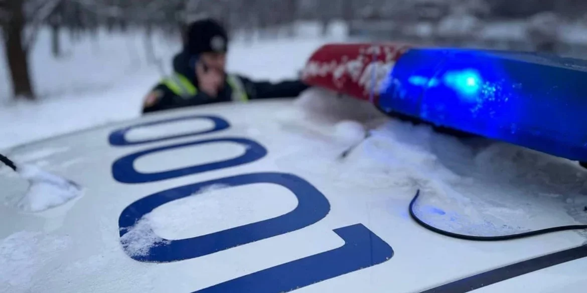 Замість штрафу — долари: на Вінниччині водій пропонував хабар поліції просто на дорозі