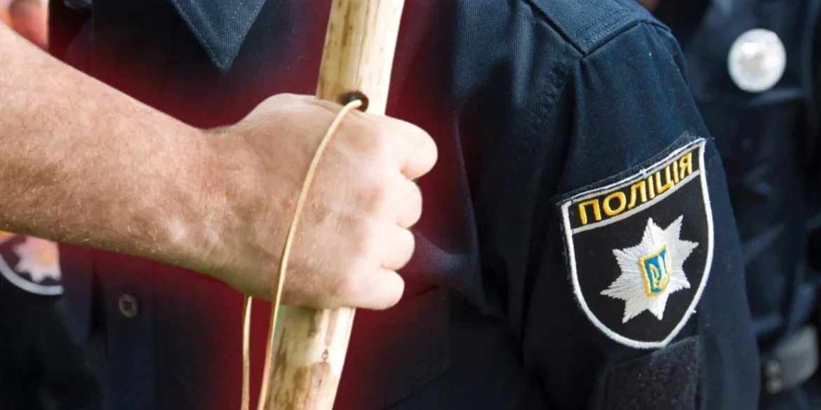 У центрі Вінниці 17-річний підліток напав на поліцейського серед білого дня