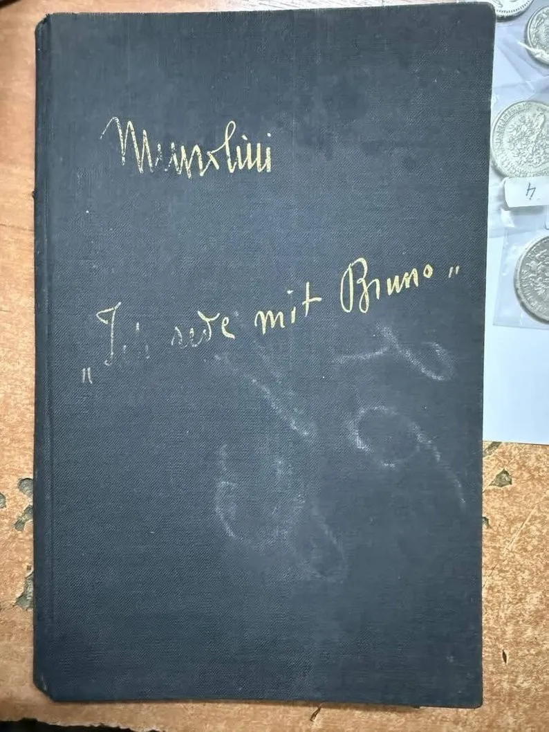 Монети з минулого і книга диктатора: що намагалися провезти через кордон на Львівщині