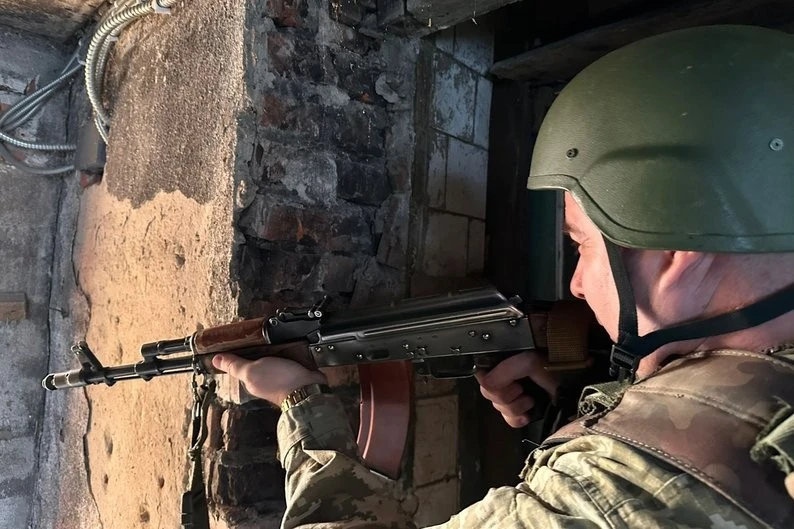 Після важкого поранення прикордонник Віктор Романенко знову став до служби