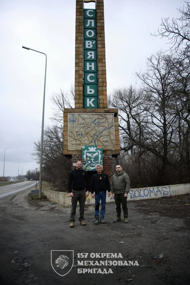 Шон Пенн відвідав українських військових на Донеччині під час поїздки до України