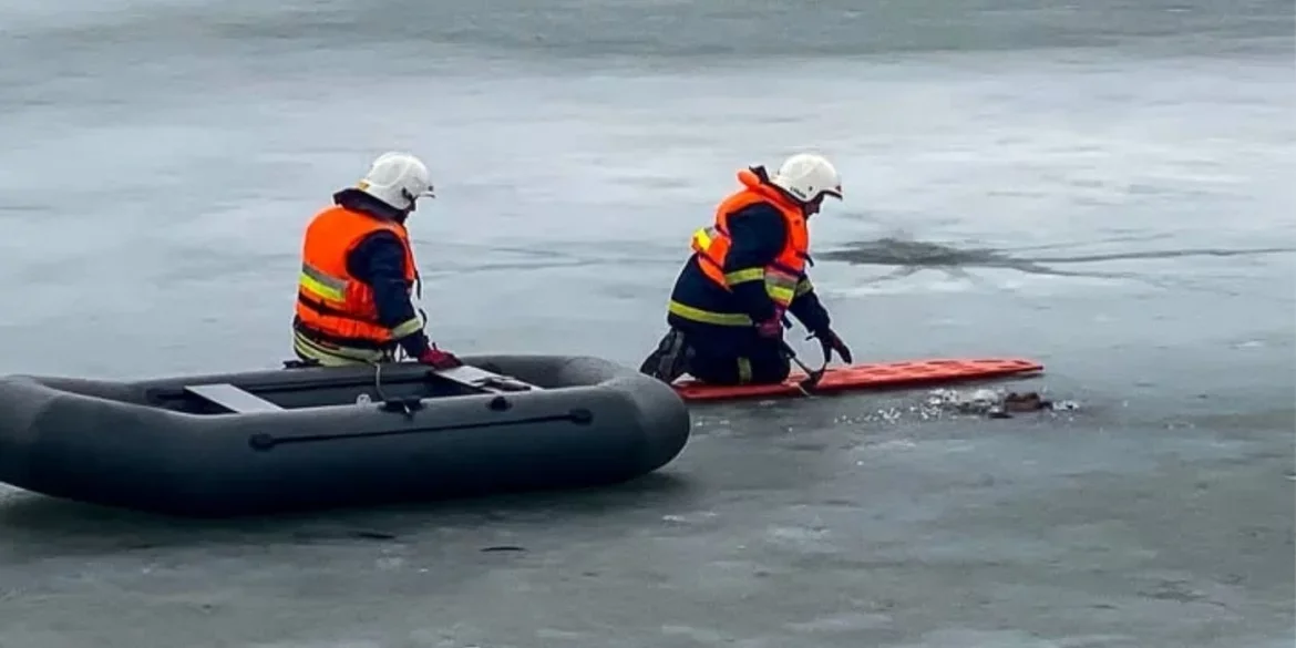 Трагічна знахідка у селі Городище: рятувальники вилучили з водойми тіло зниклого чоловіка