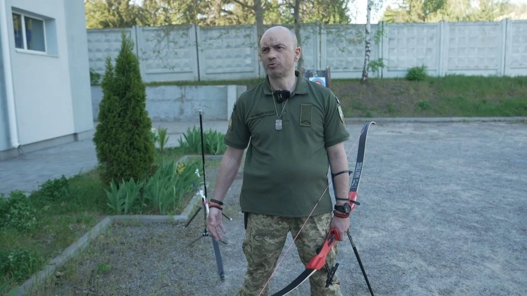 Вінницький розвідник опановує стрільбу з лука для виступу на «Іграх Нескорених»