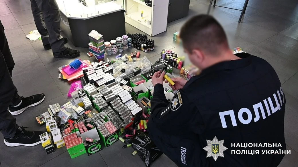 Масштабний удар по індустрії вейпів: правоохоронці ліквідували підпільну мережу в Україні