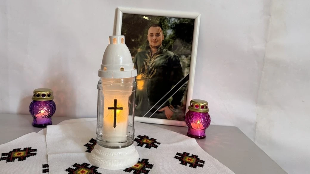 Патріотичні уроки пам’яті: в ужгородському ліцеї згадали полеглих на війні випускників