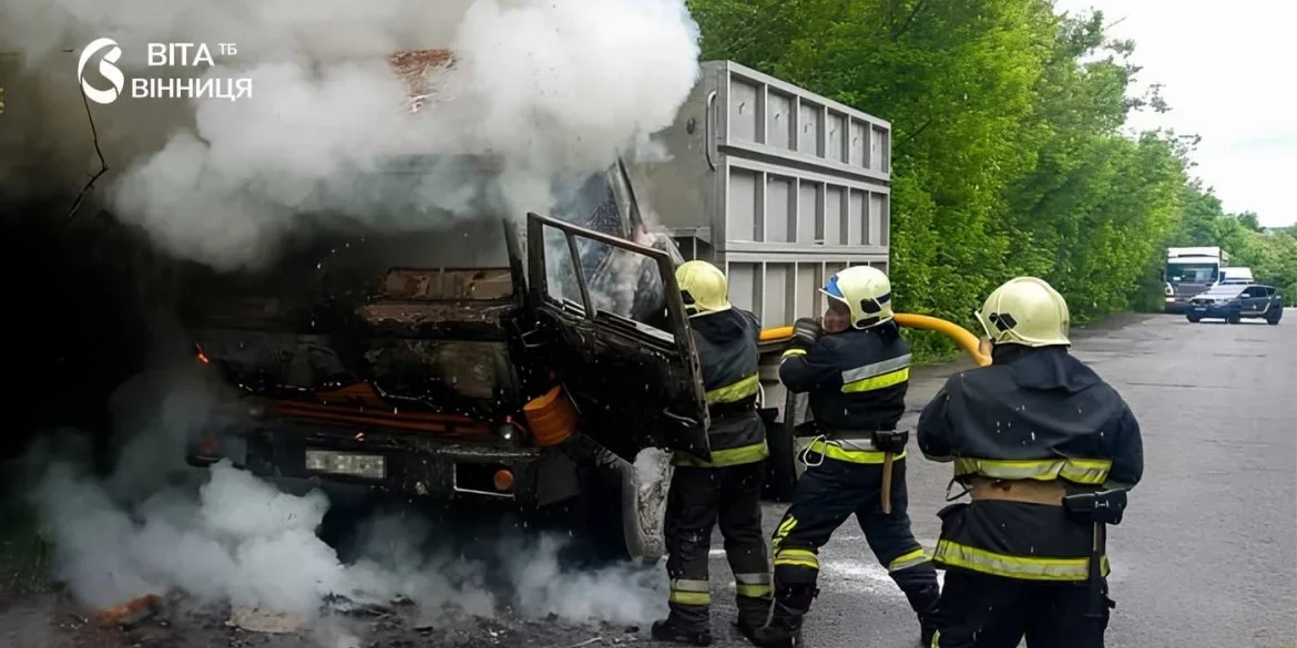 Майно під захистом: на Вінниччині надзвичайники приборкали дві небезпечні пожежі