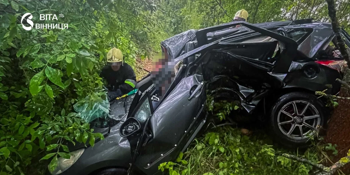 Трагедія на Вінниччині: автомобільна аварія забрала життя двох людей