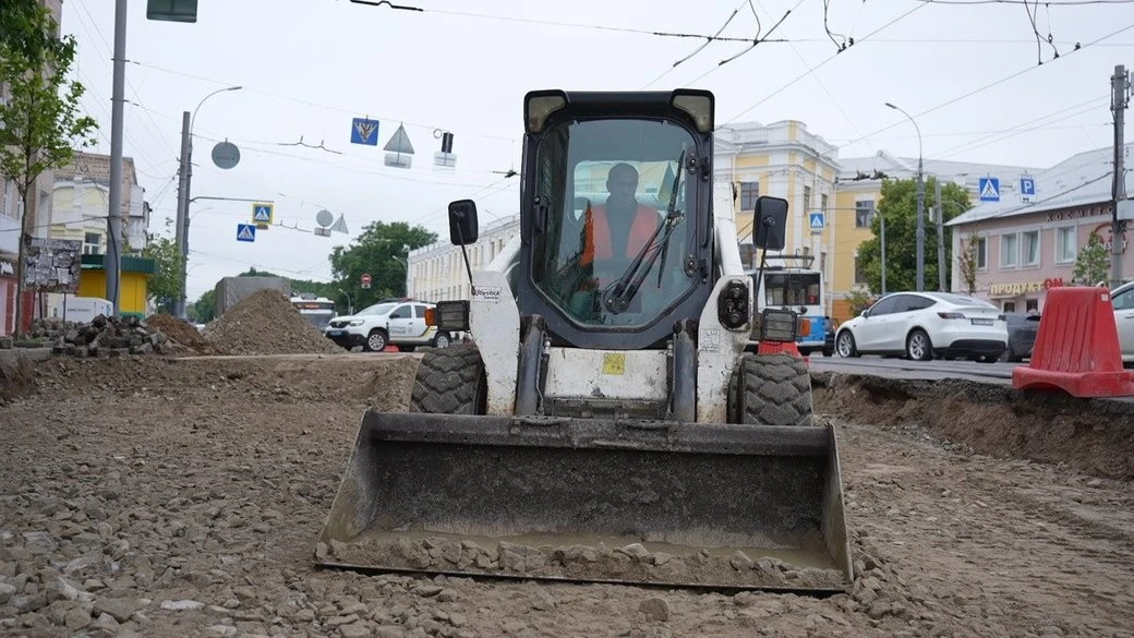 Вінницьку бруківку перекладають наново: головну артерію міста частково перекрили до середини липня