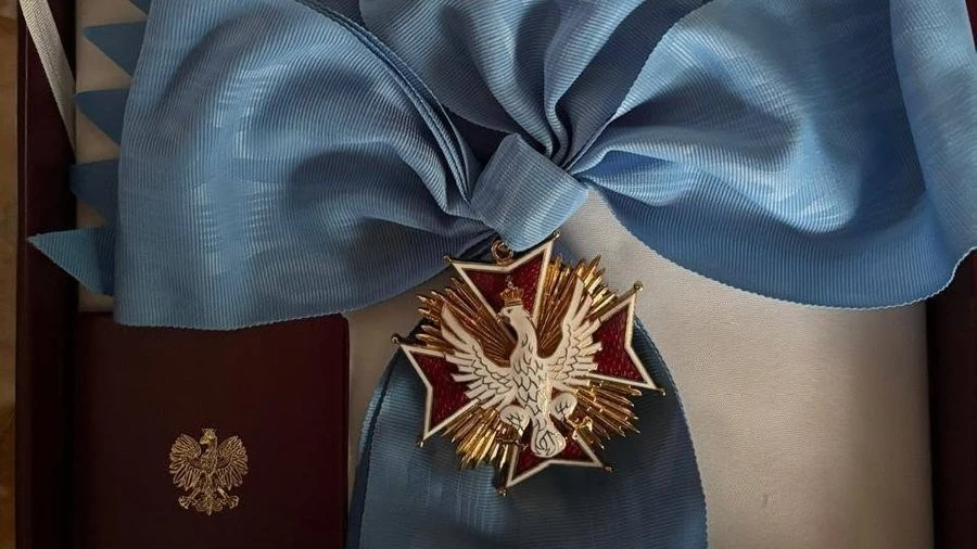 Дипломатичний демарш: три експрезиденти України масово повернули Польщі найвищі державні нагороди