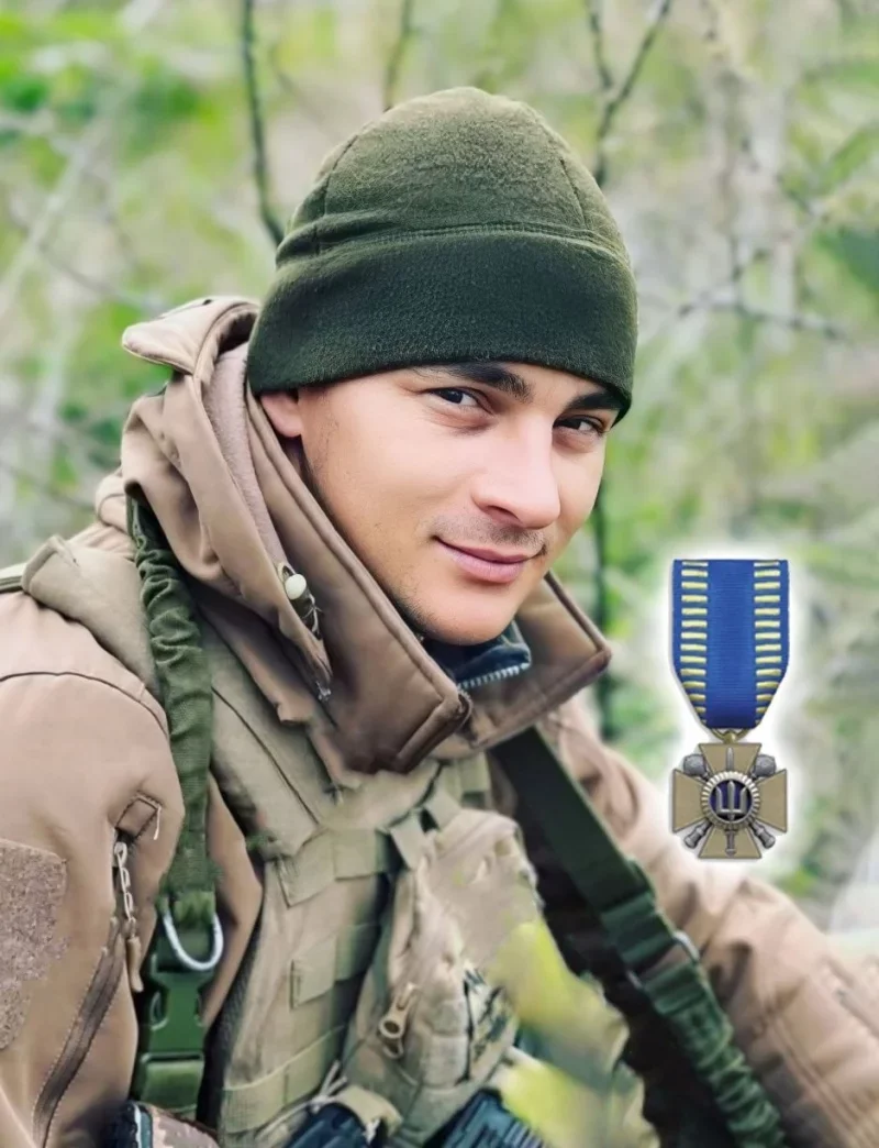 Медаль «Лицарський хрест» вручили сестрі полеглого на Харківщині воїна Тараса Більмака