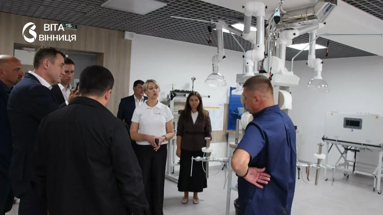 Міжнародне партнерство заради відновлення: чеські дипломати вивчили досвід вінницьких протезистів